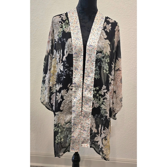 Band of Gypsies Floral Kimono Coverup - Black and Cream - Picture 1 of 6